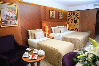 Zimmer Bosphorus Hotel