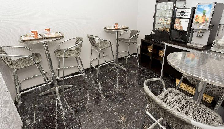 Hipotel Paris Buttes Chaumont Pyrénées