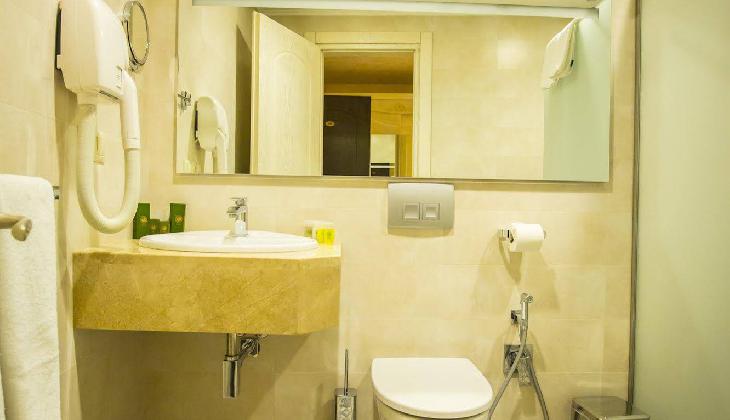 Colosseum Marina Hotel Batumi