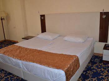 هتل رویال پلازا