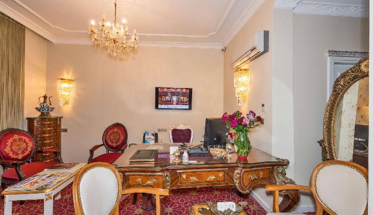 By Murat Crown Hotels - Asmalımescit