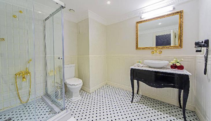 Meroddi Galata Mansion