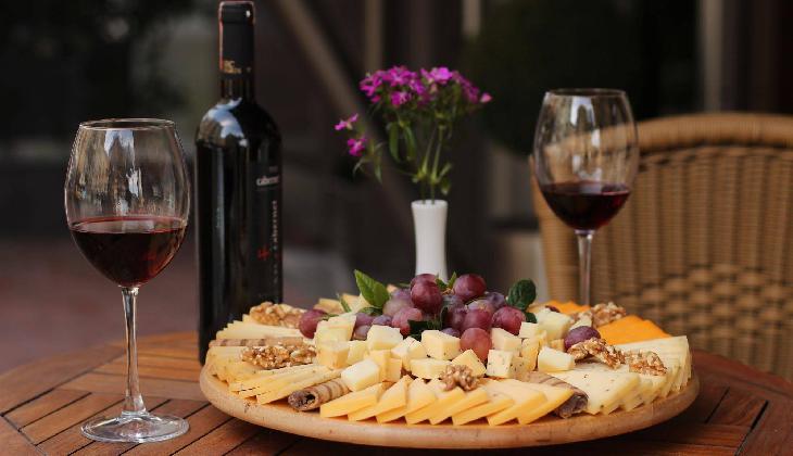 Housez Suites & Apartments