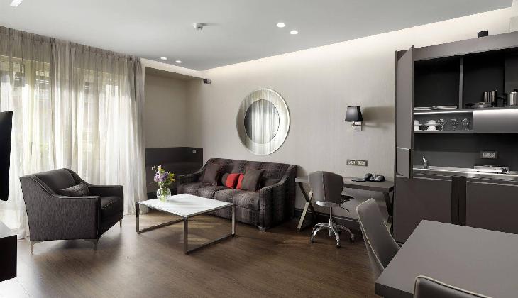 هتل هالیدی سوییت