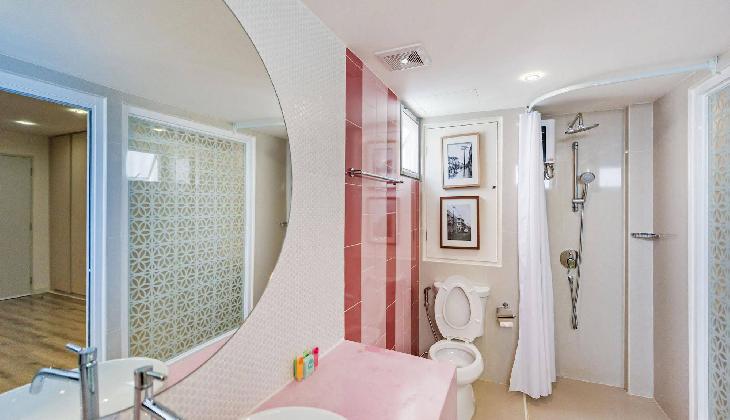 The Tint At Phuket Town