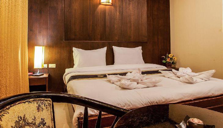 هتل تریپل راند پلیس