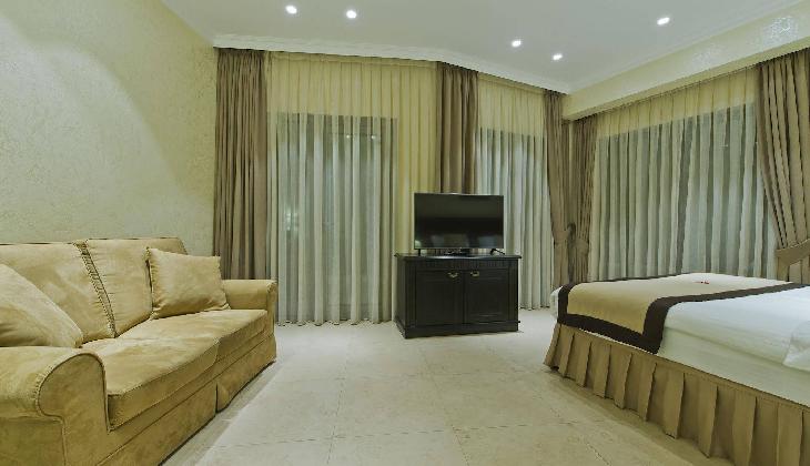 Colosseum Marina Hotel Batumi