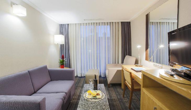 Housez Suites & Apartments