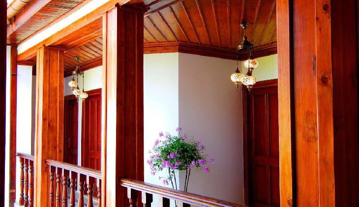 White Garden Pansion