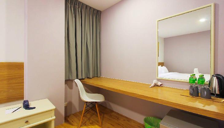 D Varee Xpress Pula Silom