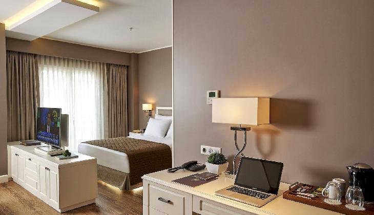 Renata Suites Boutique Hotel