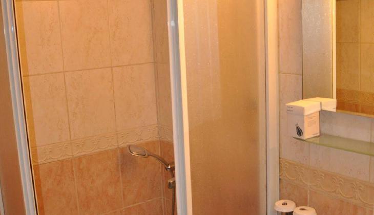 هتل پِرا رُز