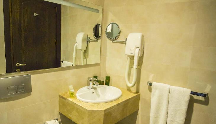 Colosseum Marina Hotel Batumi