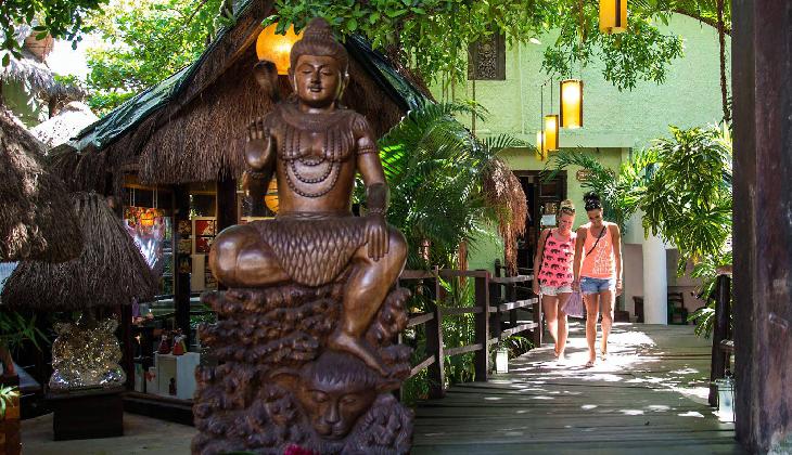 Blue Parrot 5th Avenue