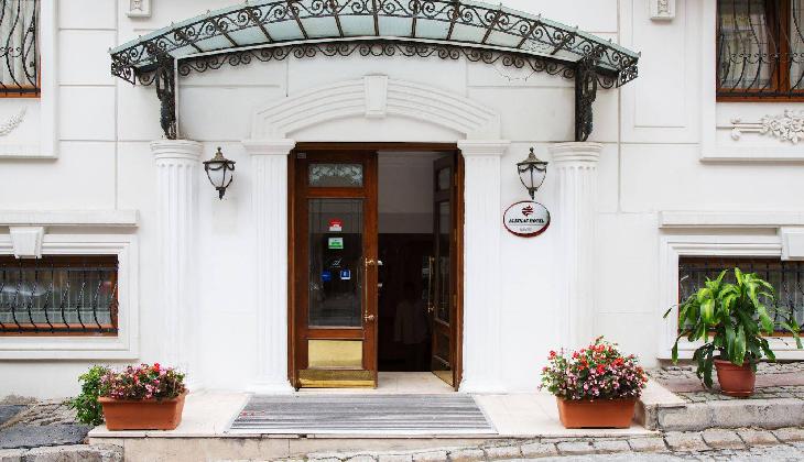 Albinas Hotel Old City