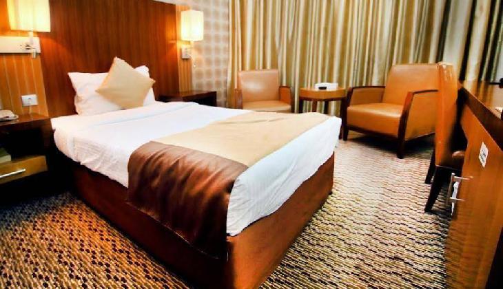 هتل سان اند سندز داون تاون