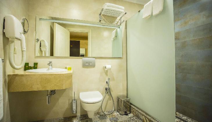 Colosseum Marina Hotel Batumi