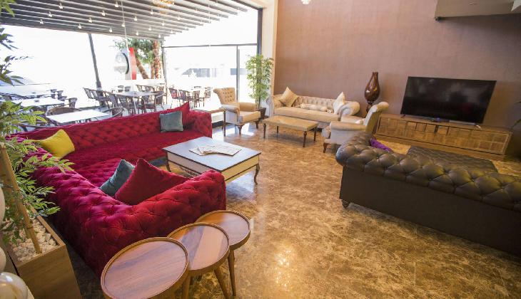 Royal Life Exclusive