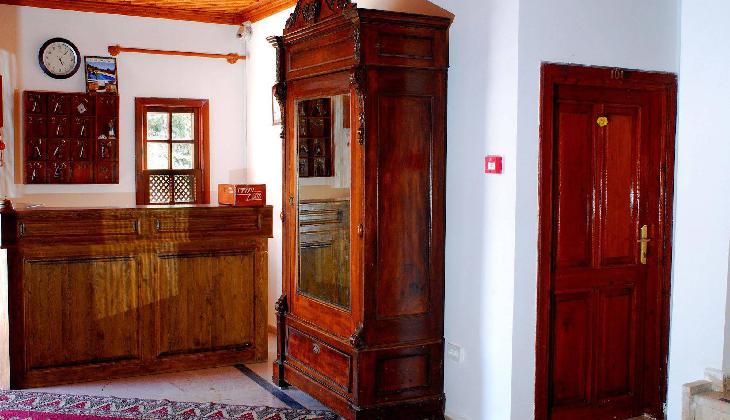 White Garden Pansion