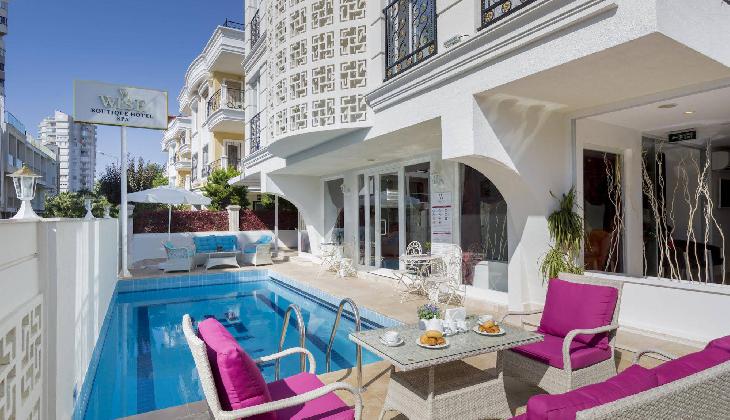 Wise Hotel & SPA