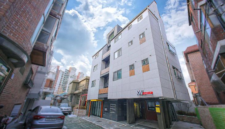 KW Hongdae Line Hostel