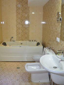 هتل رویال پلازا