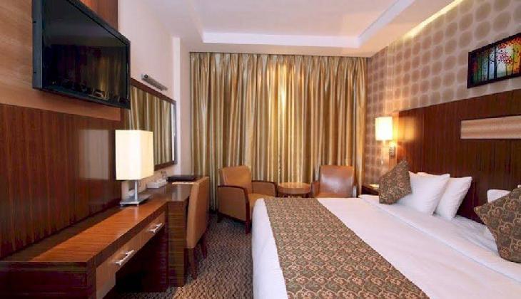 هتل سان اند سندز داون تاون