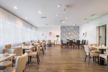 Novum Hotel Mariella Airport