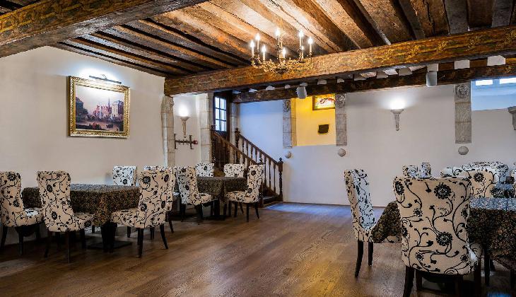 Three Crowns Residents