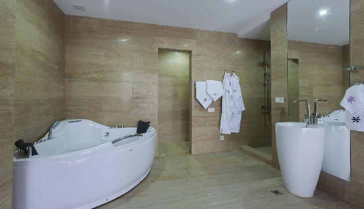 هتل تورا پالاس