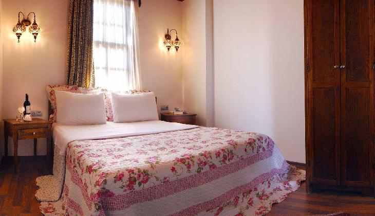 White Garden Pansion