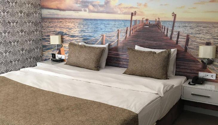 Royal Life Exclusive