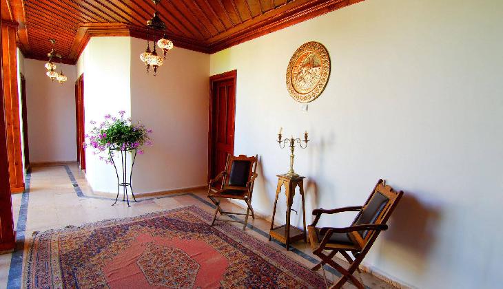 White Garden Pansion