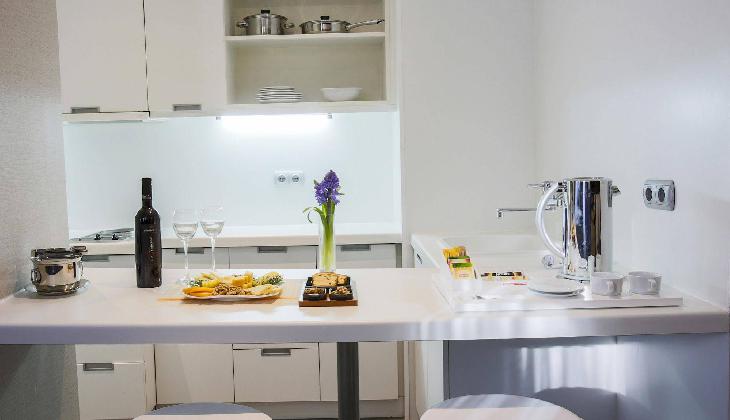 Housez Suites & Apartments