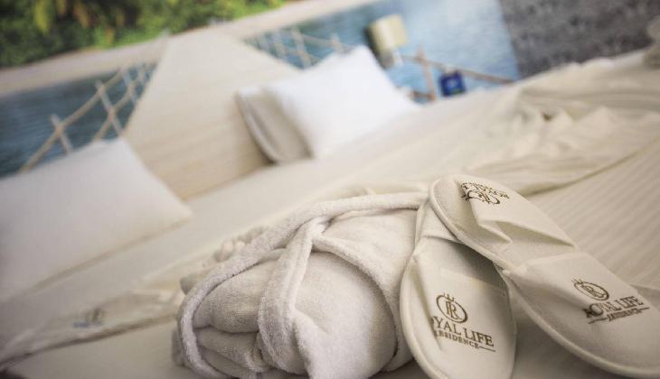 Royal Life Exclusive