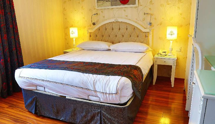 Albinas Hotel Old City