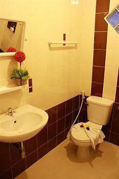 هتل تریپل راند پلیس