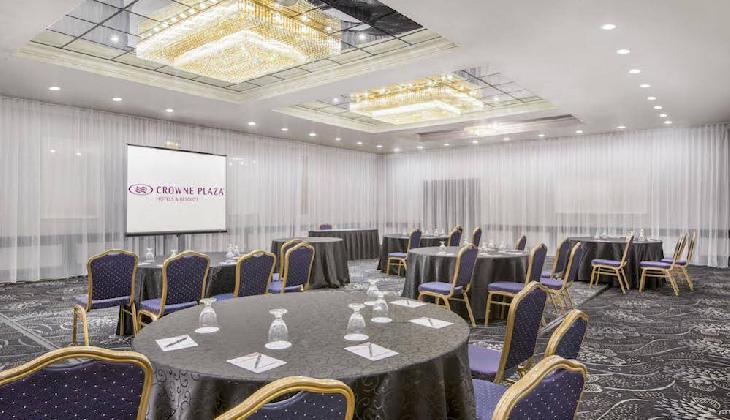 Crowne Plaza Montreal Airport