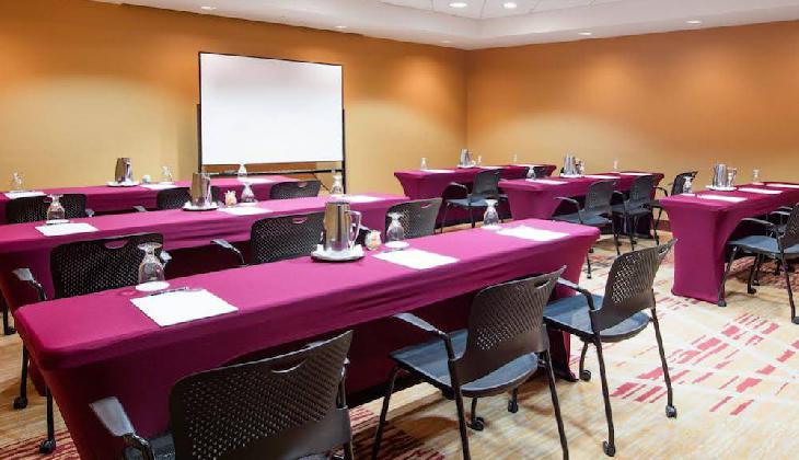 Crowne Plaza Hotel Houston River Oaks