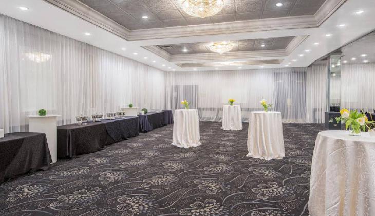 Crowne Plaza Montreal Airport