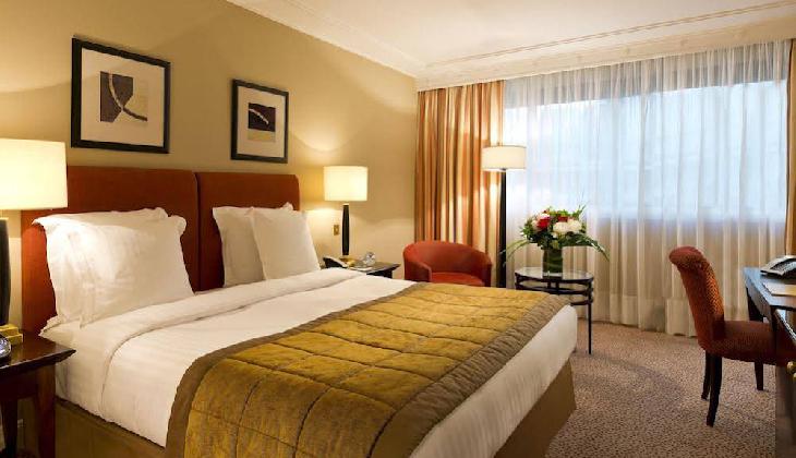 هتل وارویک شانزه لیزه