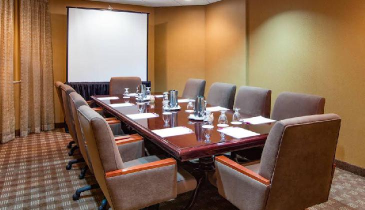 Crowne Plaza Hotel Houston River Oaks