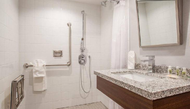 Holiday Inn Ottawa East