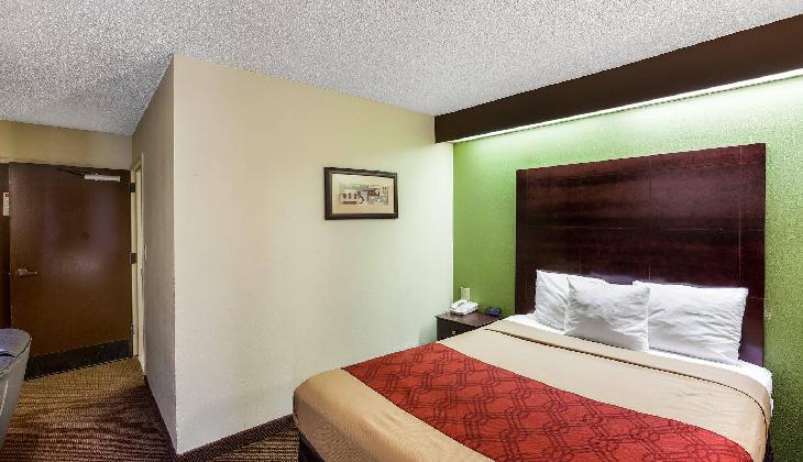 Econo Lodge Inn & Suites Richardson