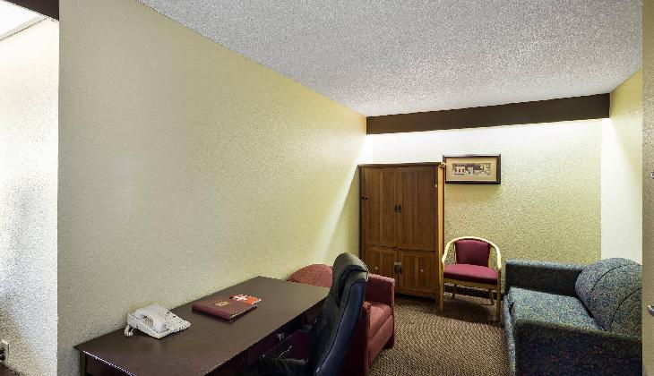Econo Lodge Inn & Suites Richardson
