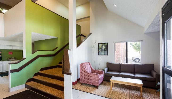 Econo Lodge Inn & Suites Richardson