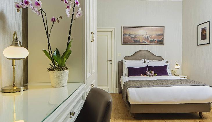 Meroddi Galata Mansion