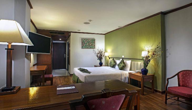 Check Inn Regency Park