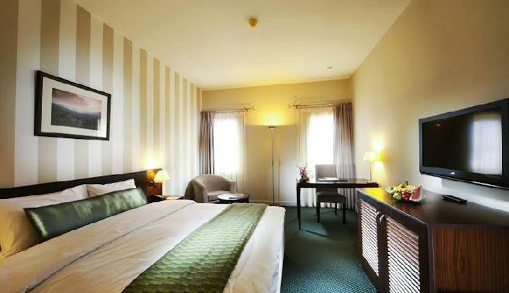 Al Falaj Hotel