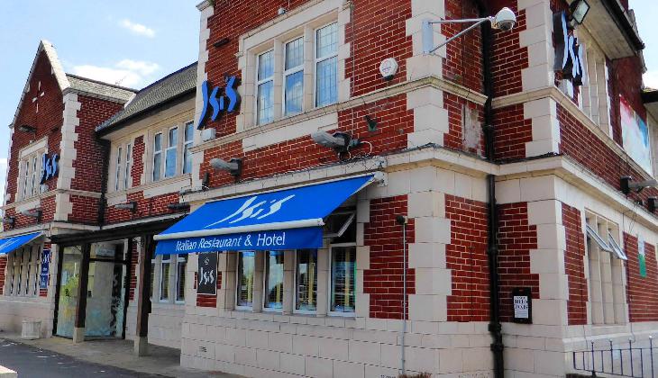 Isis Restaurant & Hotel